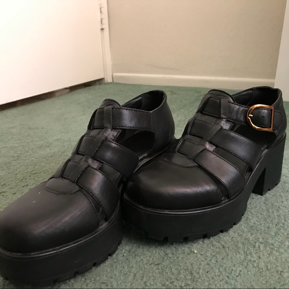 Vagabond Black Leather Platform Sandal